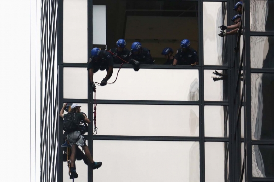 Aksi nekat pria panjat gedung Trump Tower bikin NYPD kewalahan