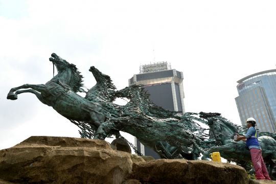 Jelang HUT Kemerdekaan, patung kuda Arjuna Wijaya dipercantik