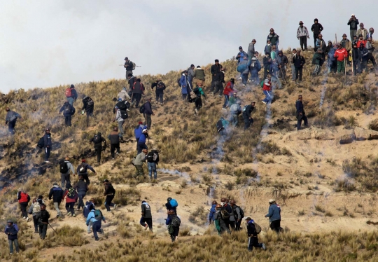 Demo penambang di Bolivia berujung bentrok dengan polisi