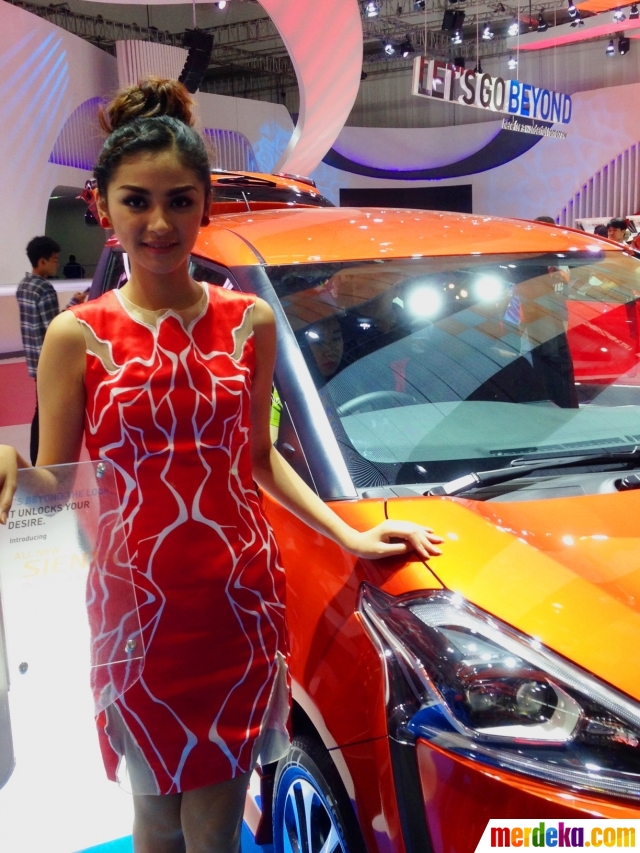 Foto : Mengintip SPG cantik yang bertaburan di GIIAS 2016 