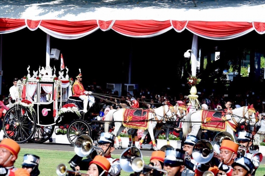 Suasana khidmat pengibaran Bendera Pusaka di Istana Merdeka