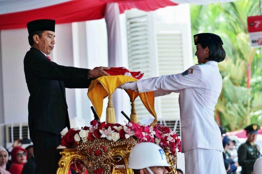 Suasana khidmat pengibaran Bendera Pusaka di Istana Merdeka