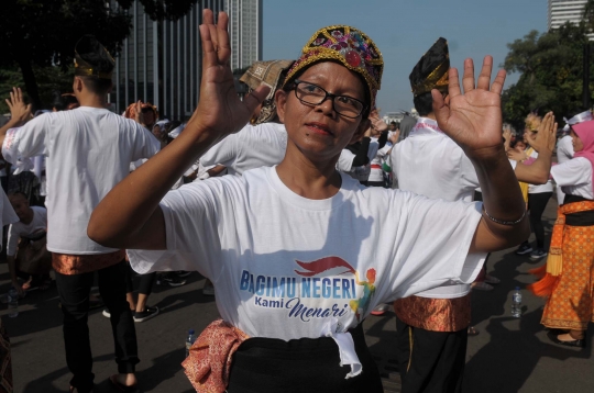 Rayakan HUT RI, ribuan penari tumpah ruah di Jalan Sudirman