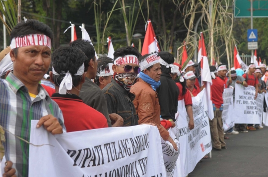 Aksi petani tebu tulang bawang bondong-bondong demo di Istana