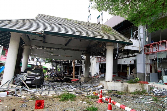 Begini pemandangan mengerikan efek ledakan bom mobil di Thailand