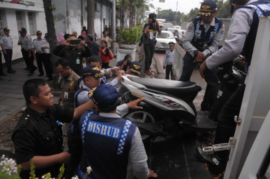 Penertiban PKL dan parkir liar di Kota Tua