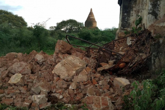 Kerusakan parah pagoda di Myanmar akibat gempa 6,8 SR