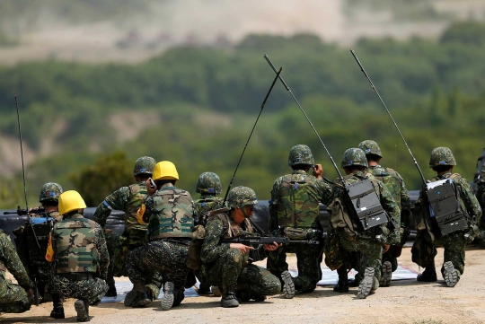 Aksi tempur militer Taiwan kepung pulau di Pingtung