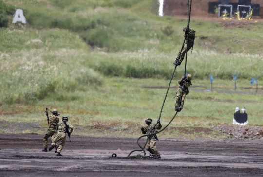 Jepang unjuk kebolehan dalam latihan militer tahunan