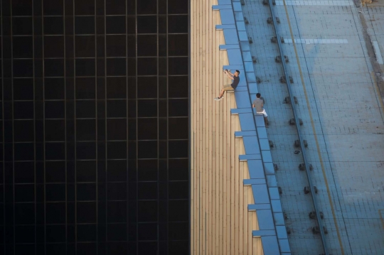 Demi tren, pemuda ini nekat selfie di puncak gedung pencakar langit