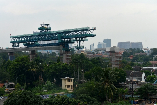 Memantau perkembangan proyek MRT di Lebak Bulus