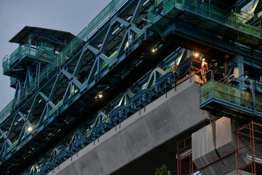 Memantau perkembangan proyek MRT di Lebak Bulus