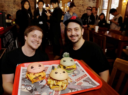 Restoran ini bikin burger bercita rasa Pokemon