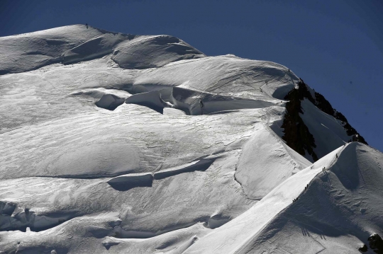 Berburu inti es di puncak Mont Blanc