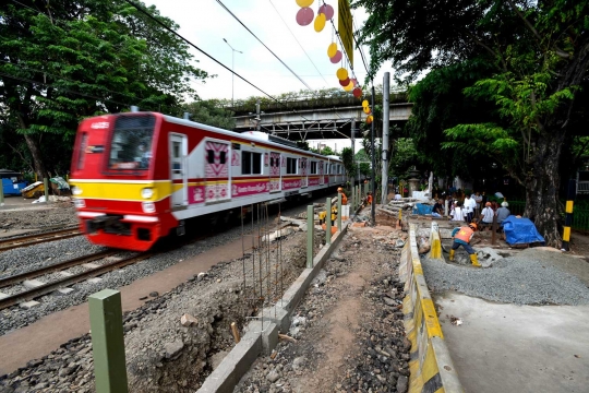 Antisipasi kecelakaan, perlintasan KRL Tebet di pagar permanen