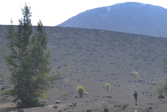 Serunya berpetualang mendaki Gunung Anak Krakatau