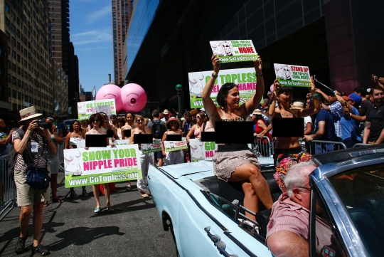 Tuntut kesetaraan gender, wanita di New York gelar parade bugil