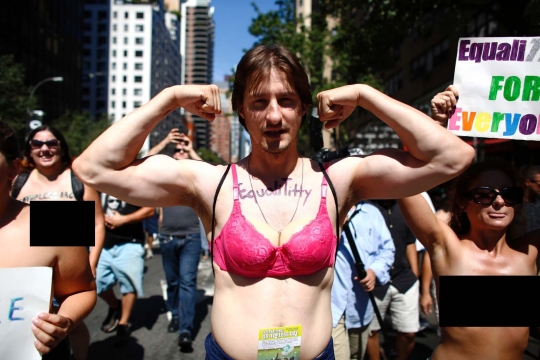 Tuntut kesetaraan gender, wanita di New York gelar parade bugil