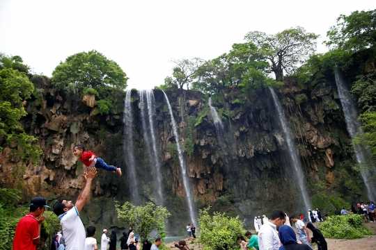 Menelusuri keindahan alam Oman, dari air terjun hingga pantai