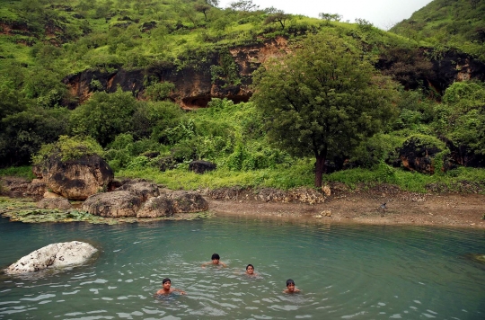 Menelusuri keindahan alam Oman, dari air terjun hingga pantai