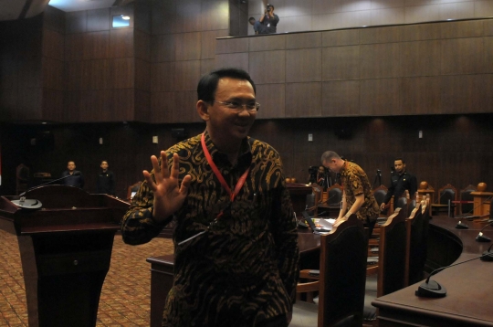 Gugat aturan cuti, Ahok kembali disidang