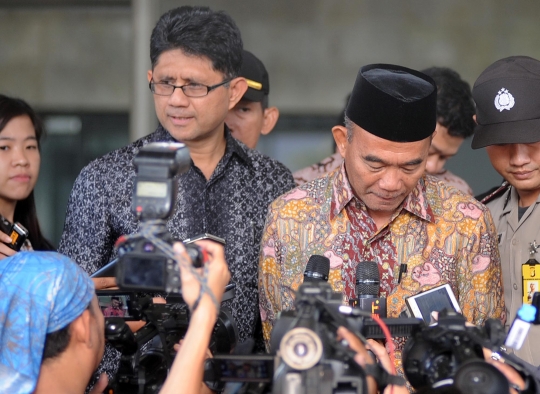 Mendikbud Muhadjir Effendy serahkan LHKPN ke KPK