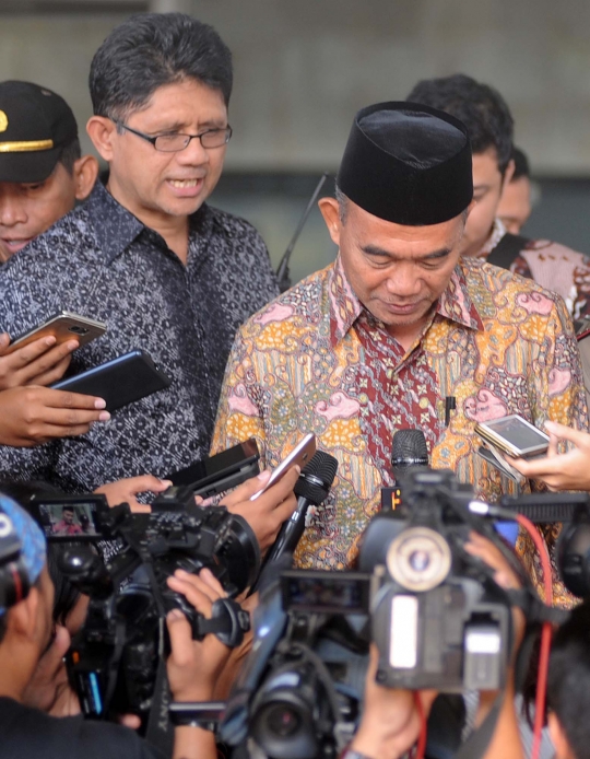 Mendikbud Muhadjir Effendy serahkan LHKPN ke KPK