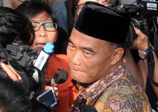 Mendikbud Muhadjir Effendy serahkan LHKPN ke KPK