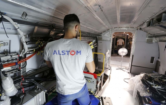 Mengintip perakitan kereta cepat Euroduplex TGV