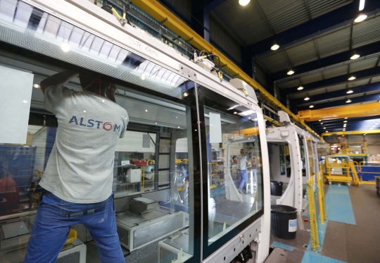 Mengintip perakitan kereta cepat Euroduplex TGV