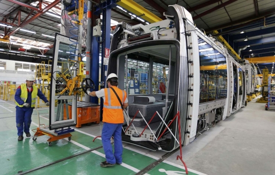 Mengintip perakitan kereta cepat Euroduplex TGV