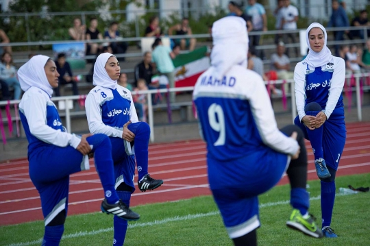 Kebolehan para pesepak bola berhijab Iran hadapi Jerman