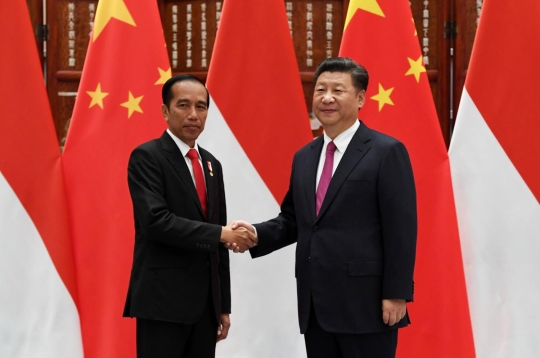 Senyum hangat Xi Jinping sambut kedatangan Jokowi di China