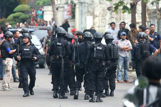 Aksi dramatis penyergapan perampok di Pondok Indah