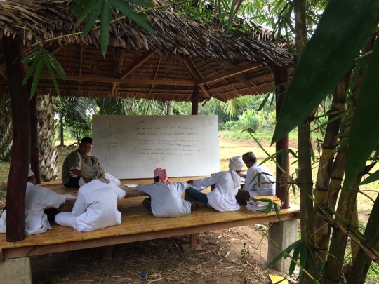 Mengunjungi pesantren untuk anak-anak teroris di Deli Serdang