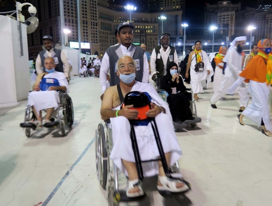 Jemaah haji dari seluruh dunia mulai padati Masjidil Haram