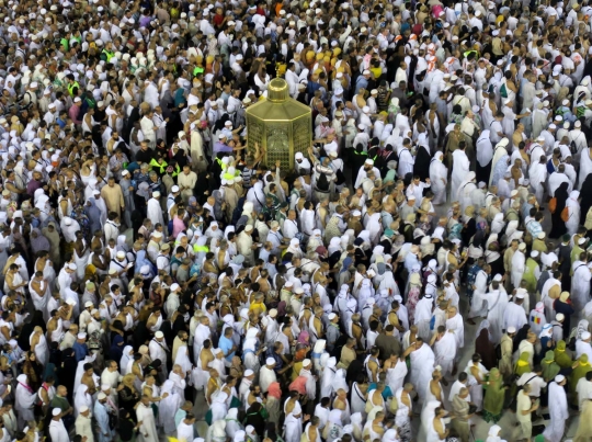 Jemaah haji dari seluruh dunia mulai padati Masjidil Haram