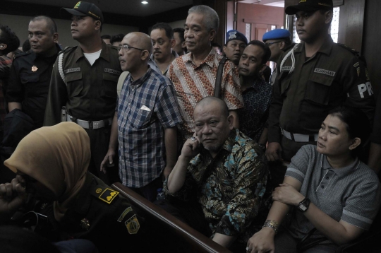 Sidang perdana La Nyalla terkait korupsi dana hibah Kadin Jatim