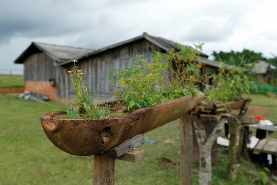 Intip perkampungan di Laos yang pondasi rumahnya terbuat dari 'bom'