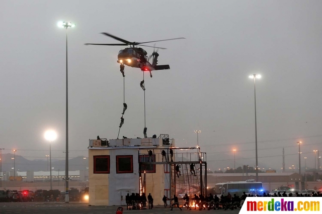 Foto : Aksi tentara Arab Saudi pamer kekuatan jelang 