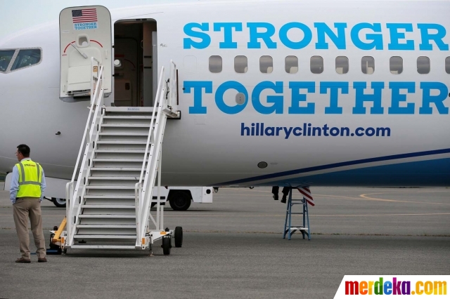 Hillary clinton 737 information