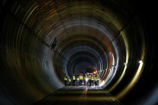 Melihat proyek kereta berkecepatan tinggi di Israel