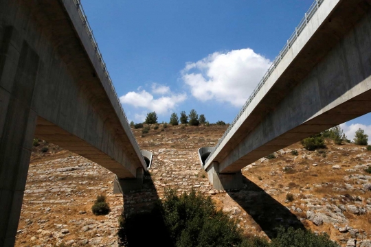 Melihat proyek kereta berkecepatan tinggi di Israel