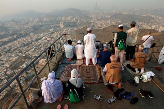 Kumandang doa jemaah haji di puncak Jabal Nur