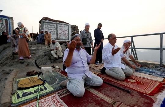 Kumandang doa jemaah haji di puncak Jabal Nur