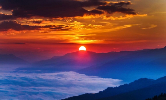 Menikmati keindahan sunrise di Austria