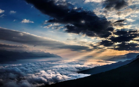 Menikmati keindahan sunrise di Austria