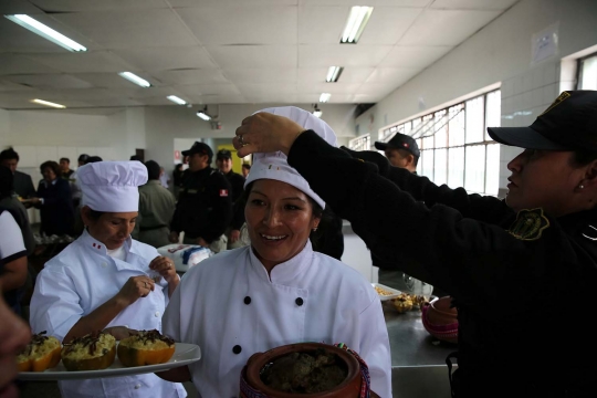 Mencicipi lezatnya hidangan kreasi narapidana Peru