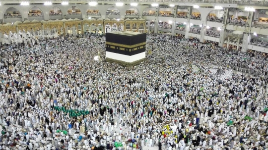 Jelang puncak haji, Masjidil Haram penuh sesak