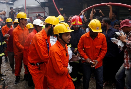 Kebakaran hebat hanguskan pabrik di Bangladesh, 22 orang tewas